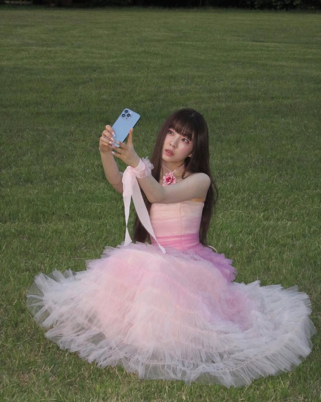 Ngoại lệ showbiz: Mỹ nh&acirc;n "tuổi băm" vẫn m&ecirc; t&iacute;t m&agrave;u hồng, cưa sừng l&agrave;m meo meo được cả ch&acirc;u &Aacute; khen xinh- Ảnh 4.