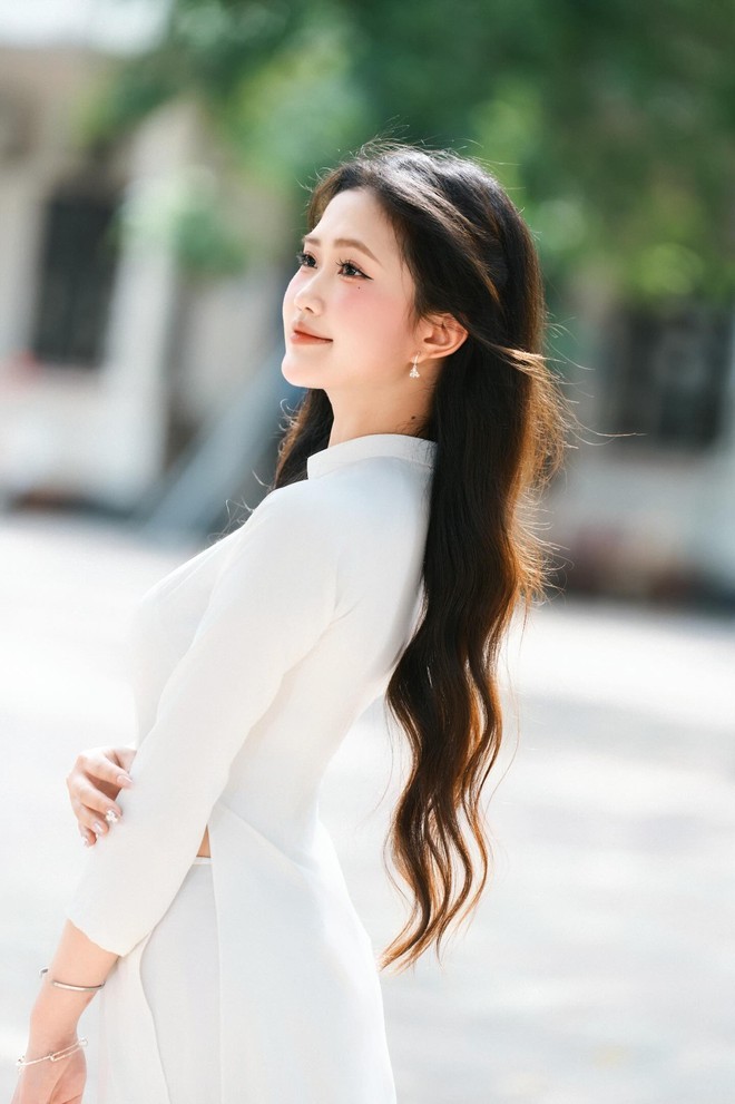 Xuất hiện c&ocirc; g&aacute;i Bắc Ninh "song tr&ugrave;ng" với Do&atilde;n Hải My: 11.000 người thả tim cho 2 bức ảnh- Ảnh 7.