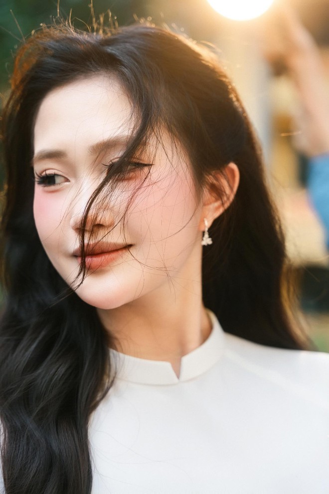 Xuất hiện c&ocirc; g&aacute;i Bắc Ninh "song tr&ugrave;ng" với Do&atilde;n Hải My: 11.000 người thả tim cho 2 bức ảnh- Ảnh 4.