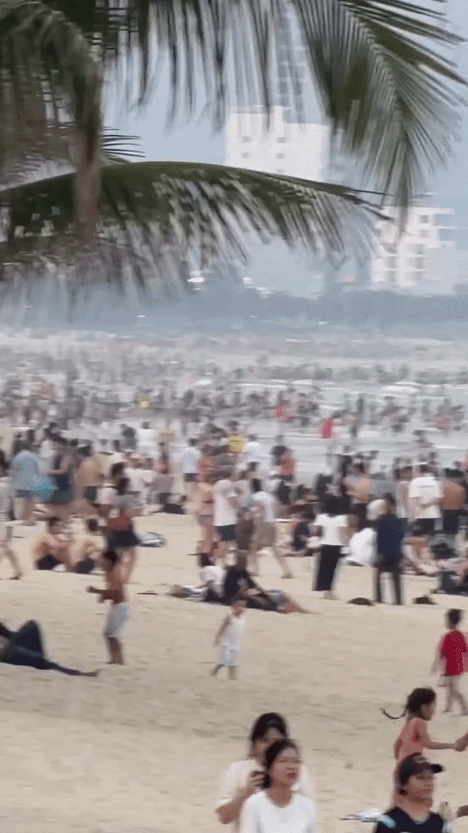 Cảnh tượng hiếm xảy ra ngay đầu tháng 4 ở Đà Nẵng - Ảnh 3.