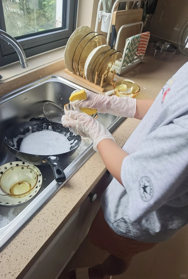 "Các bà giúp việc ngáo giá phải không ạ? Đòi 12 - 15 triệu bao ăn ở trong khi đại học ra đi làm lương 8 triệu"- Ảnh 3. "Các bà giúp việc ngáo giá phải không ạ? Đòi 12 - 15 triệu bao ăn ở trong khi đại học ra đi làm lương 8 triệu"- Ảnh 3.