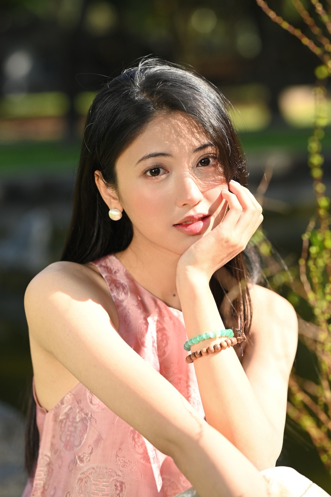 C&ocirc; g&aacute;i nổi tiếng với bộ ảnh chụp ở c&ocirc;ng vi&ecirc;n Thống Nhất: M&igrave;nh kh&ocirc;ng cố để tr&ocirc;ng cổ điển- Ảnh 7.