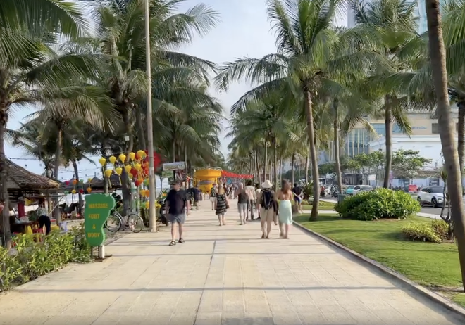 Cảnh tượng hiếm xảy ra ngay đầu tháng 4 ở Đà Nẵng - Ảnh 9.