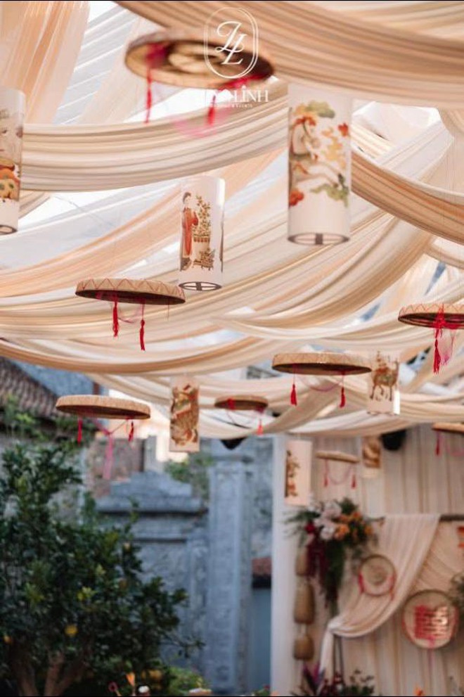 Chẳng cần v&agrave;ng đeo trĩu cổ hay sổ đỏ trao tay, đ&aacute;m cưới n&agrave;y vẫn to&aacute;t ra kh&iacute; chất "h&agrave;o m&ocirc;n" gia phong quyền qu&yacute; - Ảnh 10.