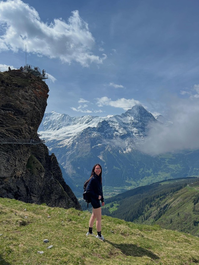 Trekking: Khi người ta trả tiền để chịu khổ, thứ cứu bạn giữa n&uacute;i rừng đ&ocirc;i khi chỉ l&agrave; một đ&ocirc;i tất- Ảnh 5.