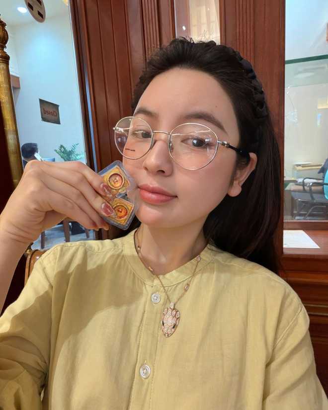 Chu Thanh Huyền gặp sự cố giữa vườn vải- Ảnh 4. Chu Thanh Huyền gặp sự cố giữa vườn vải- Ảnh 4.