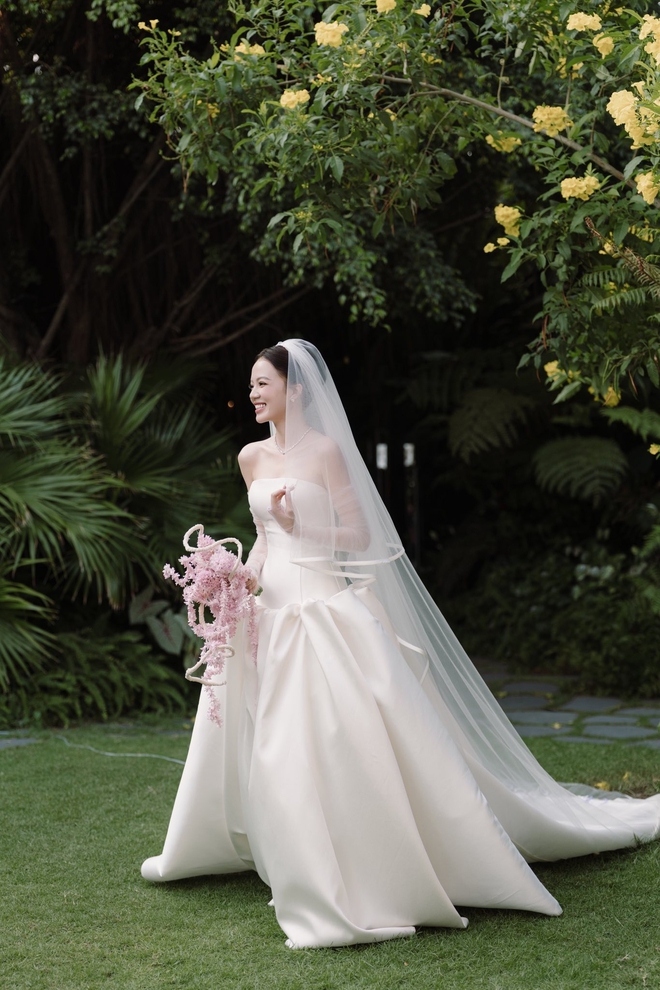 B&oacute; hoa cưới h&igrave;nh tổ chim của nhiếp ảnh gia c&oacute; tiếng ở H&agrave; Nội đang g&acirc;y tranh c&atilde;i - Ảnh 8.