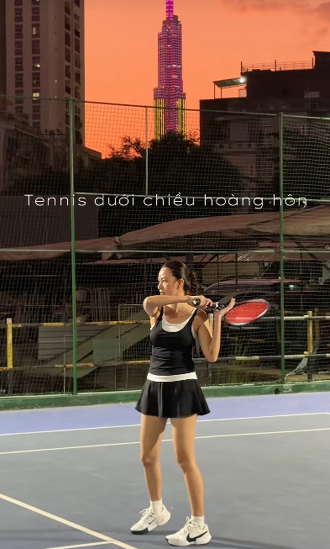 Phát hiện hàng loạt mỹ nhân Việt check-in trở lại trên sân tennis: Môn thể thao của giới “old money” có khác!- Ảnh 8. Phát hiện hàng loạt mỹ nhân Việt check-in trở lại trên sân tennis: Môn thể thao của giới “old money” có khác!- Ảnh 8.