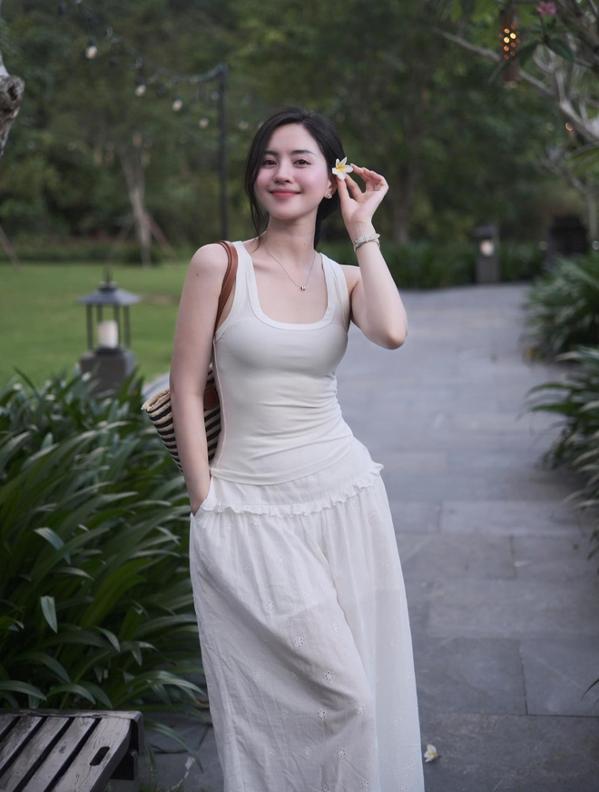 Lừa mẹ đi c&agrave; ph&ecirc;, đến nơi l&agrave; lễ b&agrave;n giao xe VF3: Kh&ocirc;ng nỡ để mẹ đi l&agrave;m 50km, con rể &ldquo;gia trưởng&rdquo; chốt qu&agrave; to - Ảnh 9.