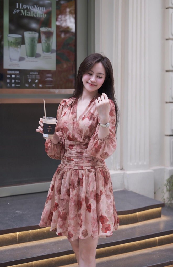 Lừa mẹ đi c&agrave; ph&ecirc;, đến nơi l&agrave; lễ b&agrave;n giao xe VF3: Kh&ocirc;ng nỡ để mẹ đi l&agrave;m 50km, con rể &ldquo;gia trưởng&rdquo; chốt qu&agrave; to - Ảnh 12.