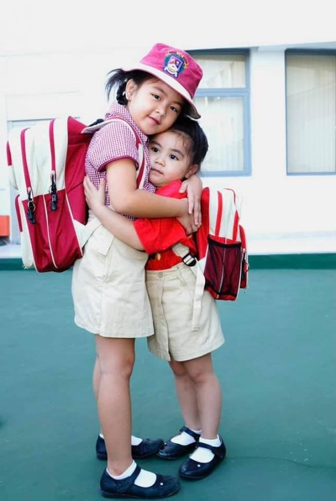 Loạt ảnh hồi b&eacute; của hội tiểu thư Việt đang "chiếm s&oacute;ng": H&oacute;a ra vibe nh&agrave; gi&agrave;u mấy chục năm trước l&agrave; đ&acirc;y - Ảnh 3.