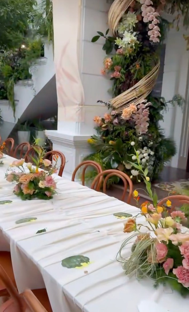 Tiểu thư Hà Tĩnh lên xe hoa “sáng nhất” một vùng: Cô dâu đeo vàng đeo đầy người - Ảnh 3.