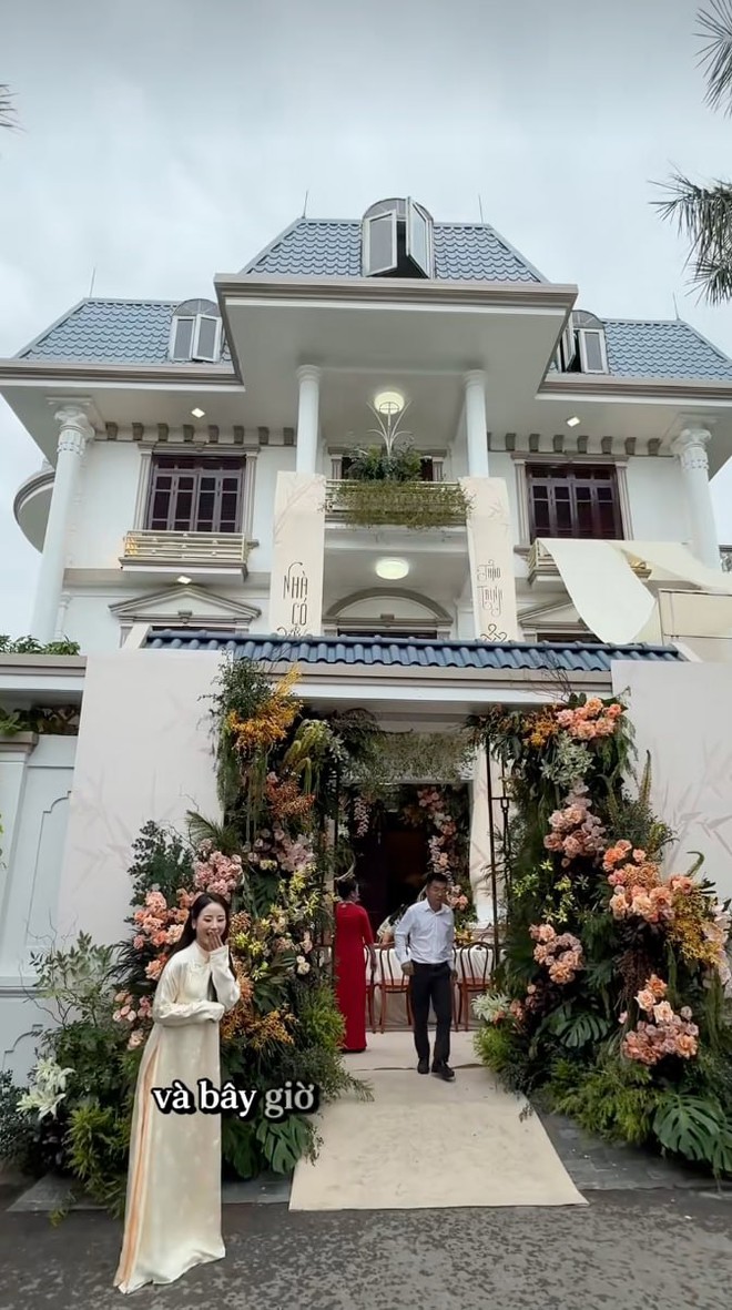 Tiểu thư Hà Tĩnh lên xe hoa “sáng nhất” một vùng: Cô dâu đeo vàng đeo đầy người - Ảnh 2.