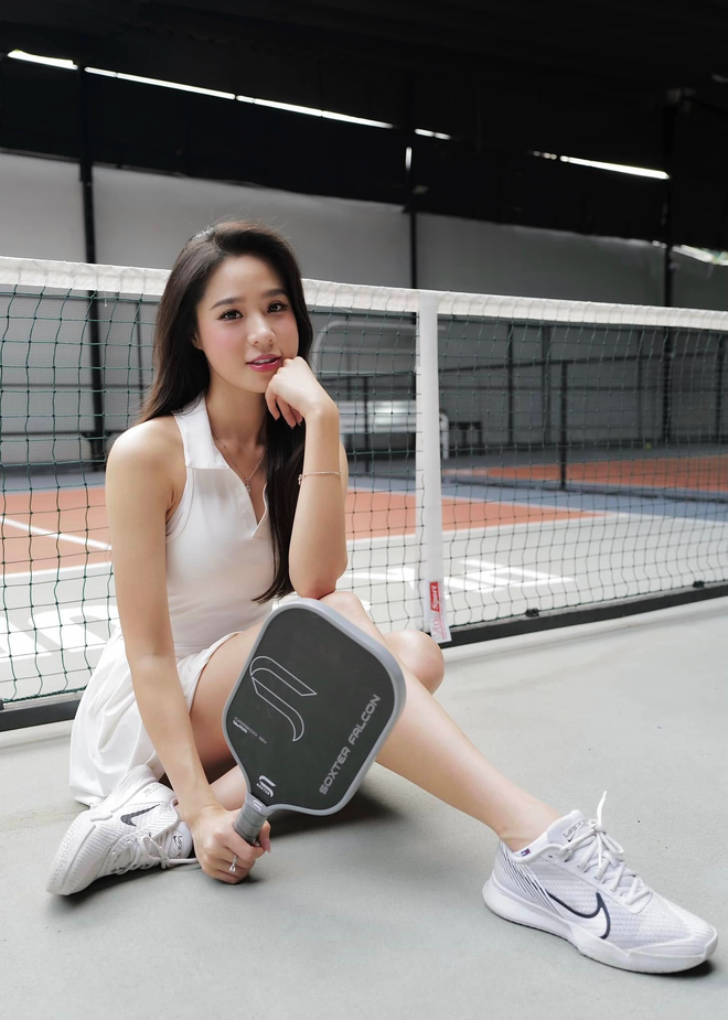 Đầu quân cho VTV sau khi lọt top 10 Hoa hậu, mỹ nhân 1m73 nay dẫn Nóng cùng World Cup: Visual khó đoán tuổi- Ảnh 8. Đầu quân cho VTV sau khi lọt top 10 Hoa hậu, mỹ nhân 1m73 nay dẫn Nóng cùng World Cup: Visual khó đoán tuổi- Ảnh 8.