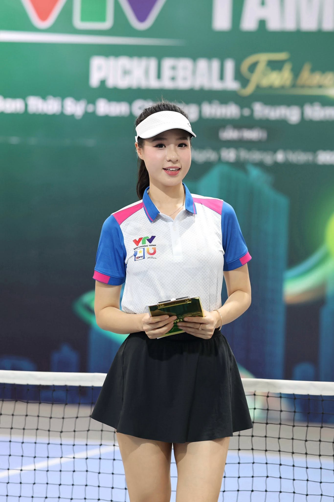Đầu quân cho VTV sau khi lọt top 10 Hoa hậu, mỹ nhân 1m73 nay dẫn Nóng cùng World Cup: Visual khó đoán tuổi- Ảnh 4. Đầu quân cho VTV sau khi lọt top 10 Hoa hậu, mỹ nhân 1m73 nay dẫn Nóng cùng World Cup: Visual khó đoán tuổi- Ảnh 4.