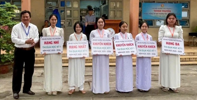 Nữ sinh đạt điểm tuyệt đối 30/30 trong kỳ thi v&agrave;o lớp 10 - Ảnh 4.