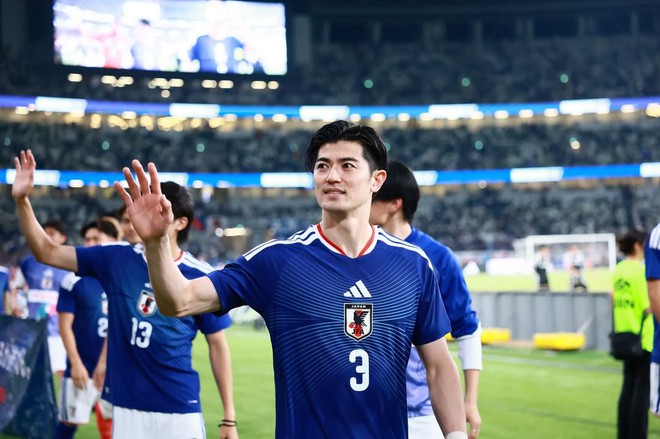 Xem World Cup mà tưởng lạc vào Manga Nhật: Nam chính xuất thần đến mức chụp vội màn hình cũng thành poster - Ảnh 1.