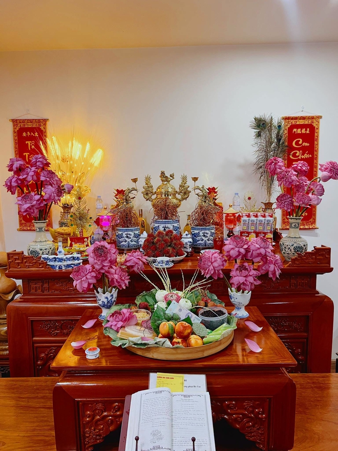 Mâm cỗ cúng Tết Đoan Ngọ 5/5 đậm mùi "luxury" của hội phú bà: Ngọc Loan dẫn đầu đường đua, 1 mẹ đảm gây choáng vì độ đầu tư - Ảnh 12.