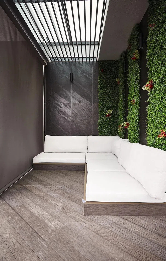 K.L - bạn th&acirc;n Ronaldo sau 2 lần ly h&ocirc;n: Ph&uacute; b&agrave; l&agrave;m mẹ đơn th&acirc;n, sống trong penthouse 557m&sup2;, mặt ng&agrave;y c&agrave;ng nhựa  - Ảnh 6.