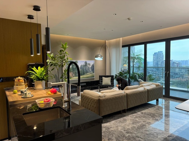Giám đốc thiết kế mua căn hộ tầng 20 giá 27 tỷ: Đẹp đến mức “không muốn ra khỏi nhà” - Ảnh 14.