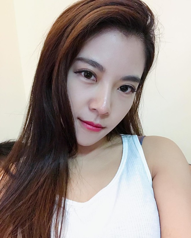 Tiếp vi&ecirc;n h&agrave;ng kh&ocirc;ng đổi đời nhờ đưa khăn giấy cho h&agrave;nh kh&aacute;ch lau nước mắt: 10 năm sau gi&agrave;u đến mức ở resort như ở nh&agrave; - Ảnh 4.
