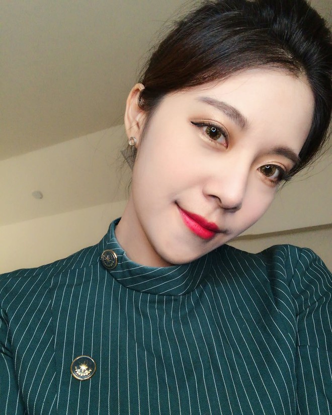 Tiếp vi&ecirc;n h&agrave;ng kh&ocirc;ng đổi đời nhờ đưa khăn giấy cho h&agrave;nh kh&aacute;ch lau nước mắt: 10 năm sau gi&agrave;u đến mức ở resort như ở nh&agrave; - Ảnh 3.