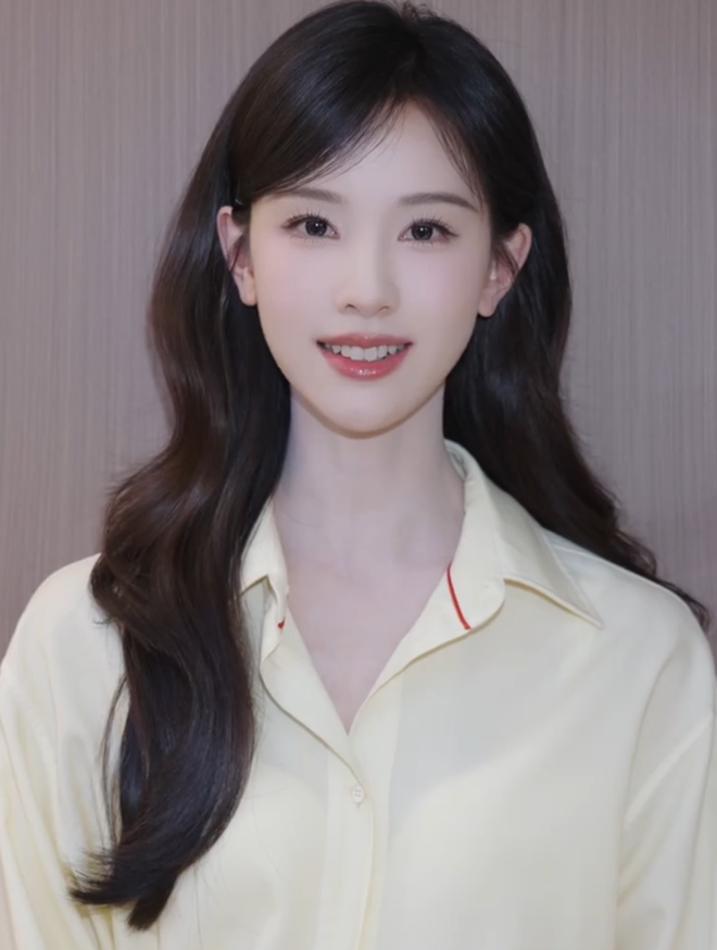 Đoạn video tuyển sinh khiến d&acirc;n mạng muốn nộp hồ sơ ngay sau 30 gi&acirc;y xem: Nữ ch&iacute;nh l&agrave; "học b&aacute; đẹp nhất Cbiz" - Ảnh 1.