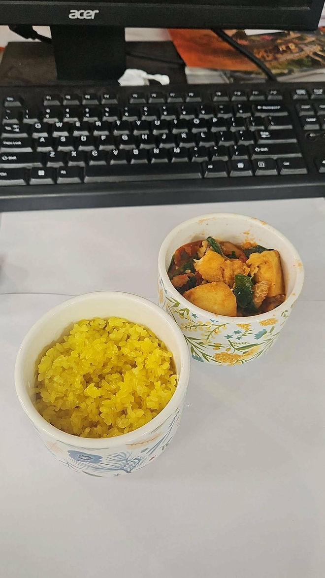 Lương bao nhi&ecirc;u mới đủ sống khi đi l&agrave;m tại khu trung t&acirc;m ở H&agrave; Nội - TP.HCM? Chỉ bữa cơm trưa đ&atilde; ngốn 80.000 đồng- Ảnh 9.