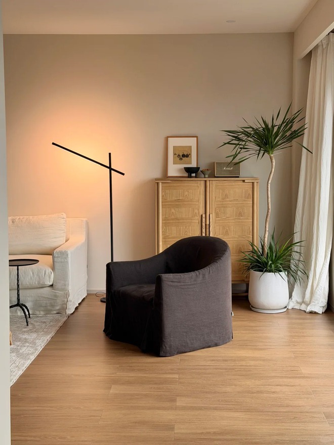 Căn penthouse 330m&sup2; hướng T&acirc;y của c&ocirc; g&aacute;i 30 tuổi từng bị phản đối v&igrave; qu&aacute; n&oacute;ng: Giờ v&agrave;ng buổi chiều đẹp đến mức ai cũng muốn ở- Ảnh 22.