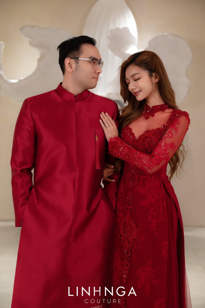 &Aacute;i nữ chưởng m&ocirc;n ph&aacute;i Vịnh Xu&acirc;n ch&iacute;nh thức l&ecirc;n xe hoa: Nhan sắc c&ocirc; d&acirc;u v&agrave; m&agrave;n xuất hiện của mẹ Hoa hậu Điện ảnh g&acirc;y sốt - Ảnh 1.