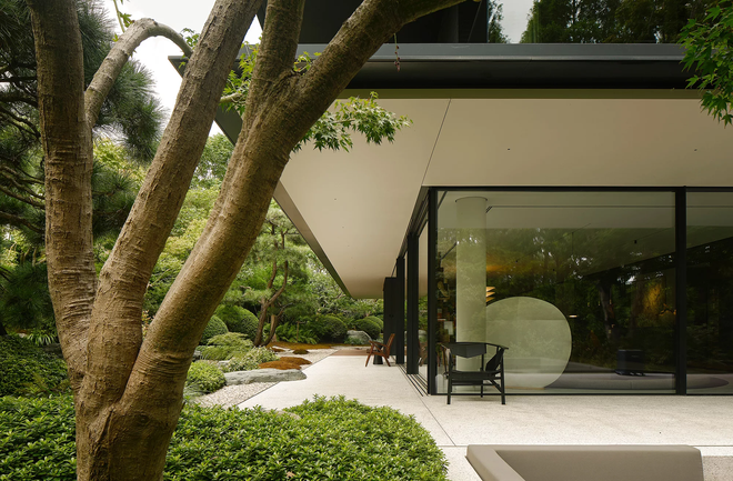 100 triệu người “mắc kẹt” trong căn villa 1.600m² ở ngoại ô của CEO công ty thiết kế nội thất - Ảnh 3.