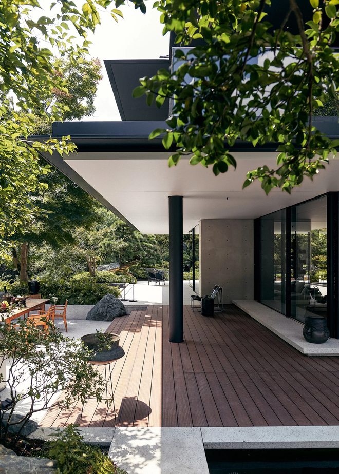 100 triệu người “mắc kẹt” trong căn villa 1.600m² ở ngoại ô của CEO công ty thiết kế nội thất - Ảnh 16.