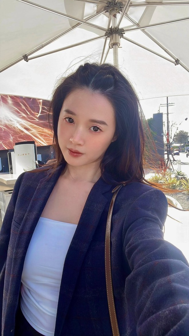 Vợ thiếu gia c&ocirc;ng ty nhựa Duy T&acirc;n xuất hiện với mặt mộc, đời thực c&oacute; xứng danh "mỹ nh&acirc;n kh&ocirc;ng tuổi"? - Ảnh 8.