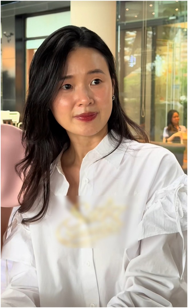Vợ thiếu gia c&ocirc;ng ty nhựa Duy T&acirc;n xuất hiện với mặt mộc, đời thực c&oacute; xứng danh "mỹ nh&acirc;n kh&ocirc;ng tuổi"? - Ảnh 4.