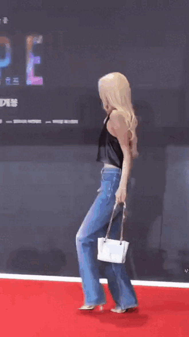Quần jeans đích thị là "ghệ cưng" của Rosé - Ảnh 2.