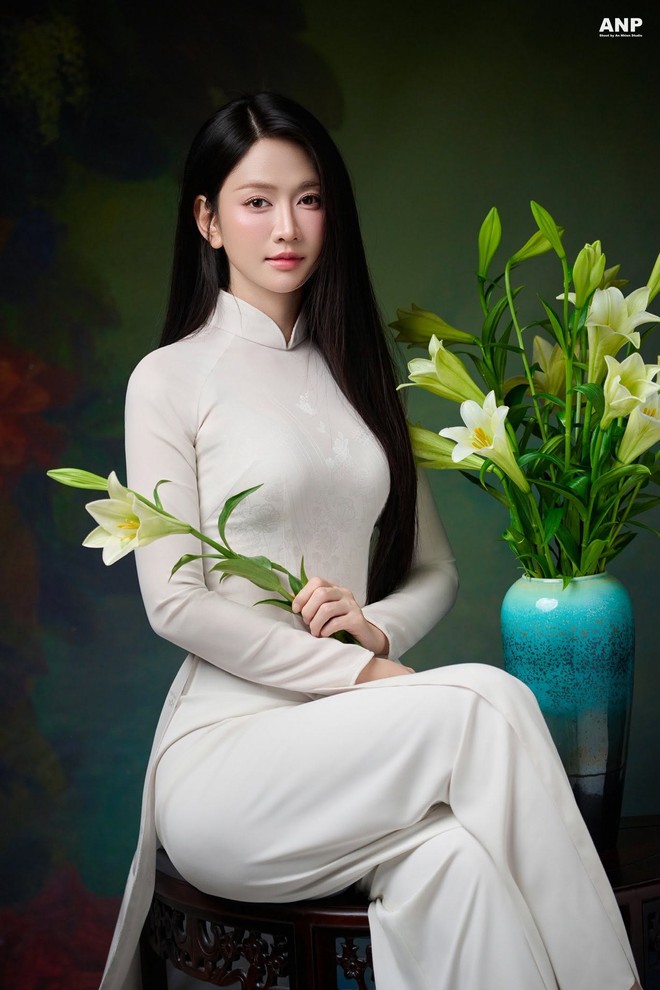 Lê Bống cắm hoa sen “chọc giận” 1 triệu người - Ảnh 8.