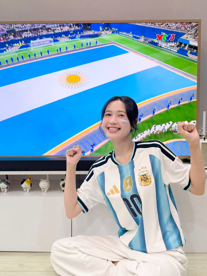 Dàn mỹ nhân mê Messi cùng “bung lụa” trước chung kết: Lệch 13 tuổi, nhan sắc bất phân thắng bại - Ảnh 4.