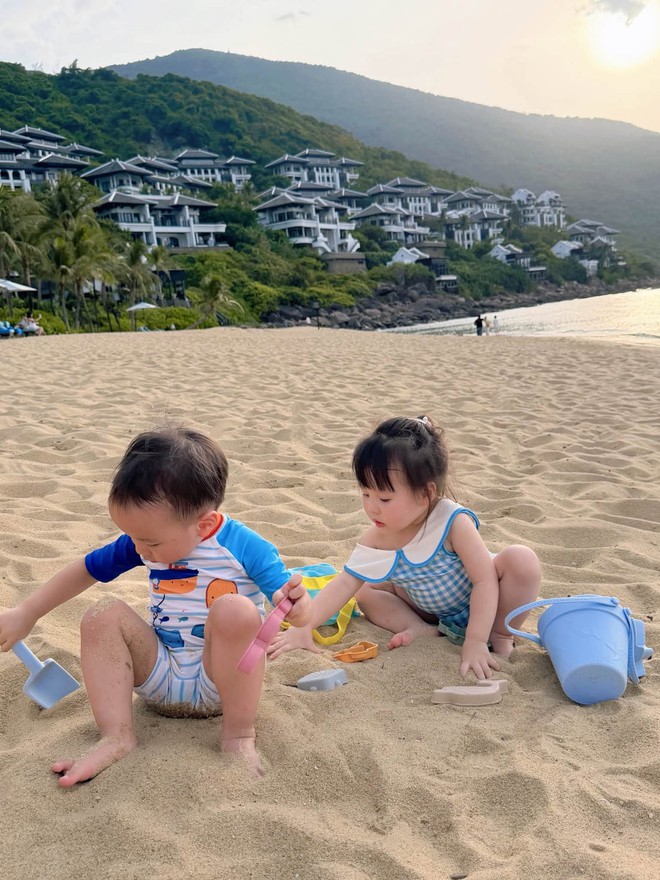 Chỉ chưa đầy 30 phút đã có gần 2000 người thích thú với hành động của mẹ con Phương Oanh- Ảnh 3.
