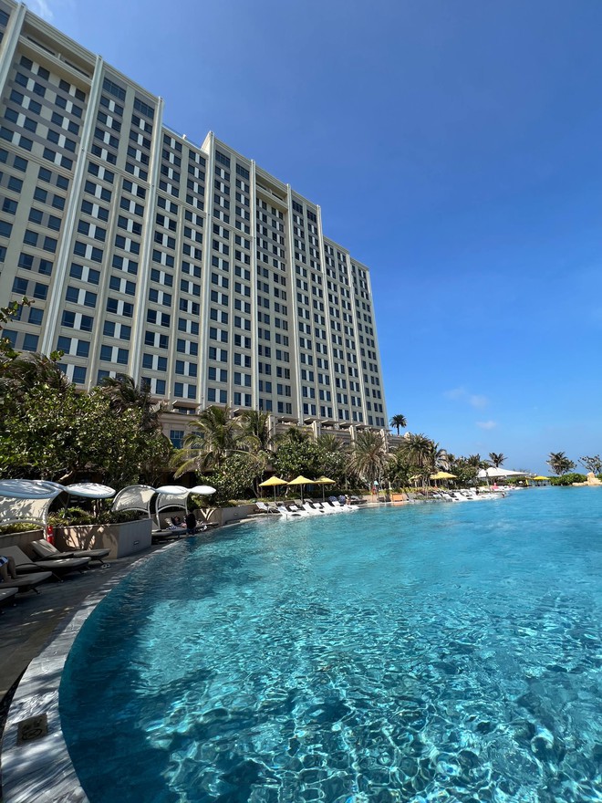 Trải nghiệm tổ hợp nghỉ dưỡng 4 tỷ USD tại TP.HCM: Lần đầu mở casino cho người Việt, cho&aacute;ng ngợp với 19 nh&agrave; h&agrave;ng v&agrave; hơn 1.200 ph&ograve;ng kh&aacute;ch sạn - Ảnh 9.