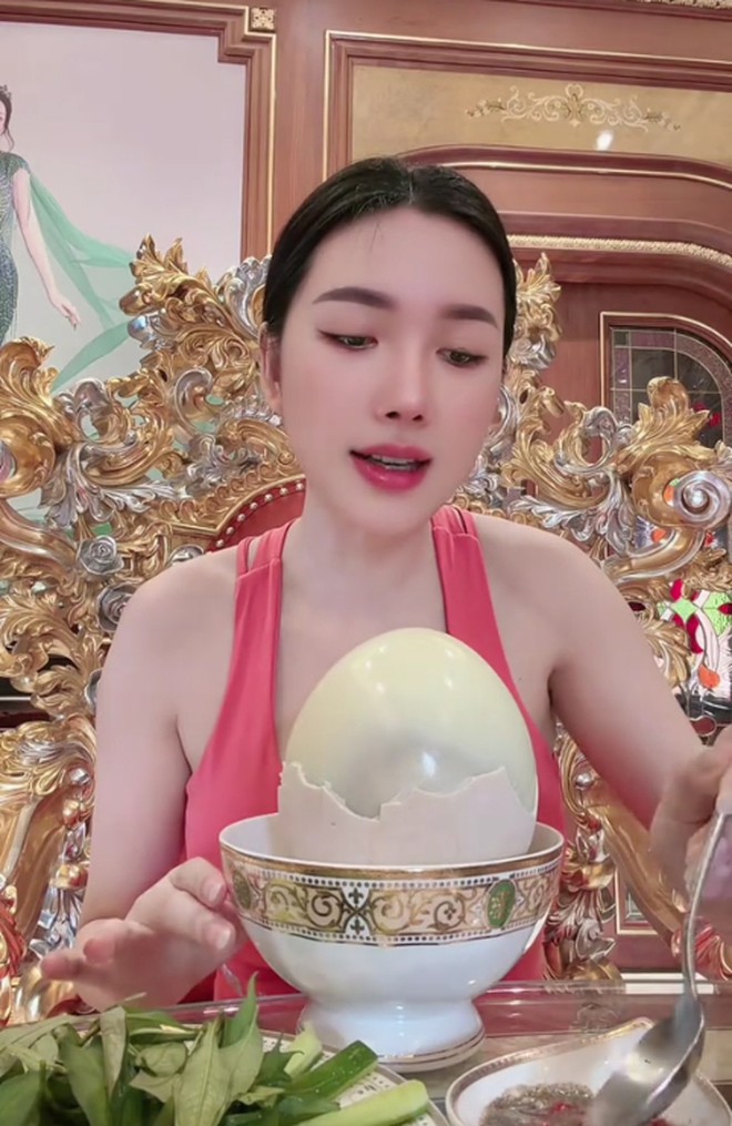 Cuộc sống kh&aacute;c lạ trong l&acirc;u đ&agrave;i 500 tỷ của Trần Thị B&iacute;ch Ng&acirc;n, qu&ecirc; C&agrave; Mau, SN 1995 - Ảnh 10.