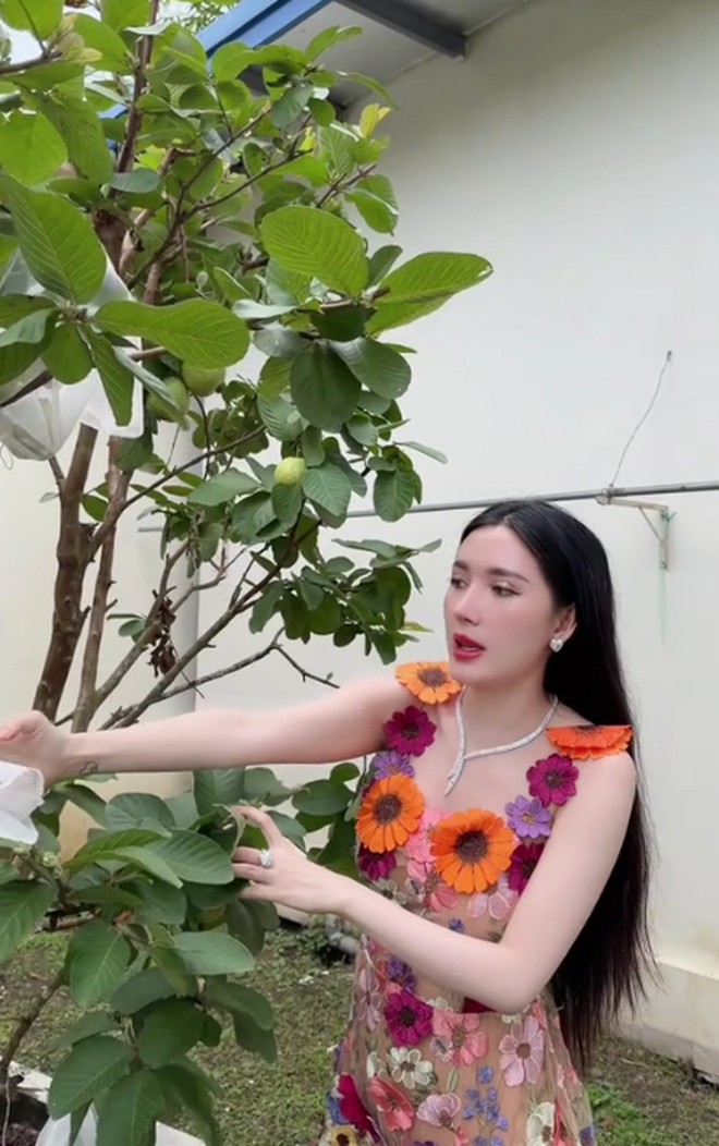 Cuộc sống kh&aacute;c lạ trong l&acirc;u đ&agrave;i 500 tỷ của Trần Thị B&iacute;ch Ng&acirc;n, qu&ecirc; C&agrave; Mau, SN 1995 - Ảnh 8.