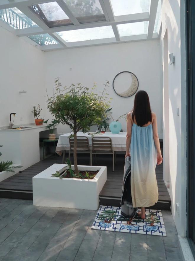 Vì sao ngày càng nhiều người sau 30 tuổi xây “phòng tắm nắng”, coi đây là khoảng đáng tiền nhất? - Ảnh 6.