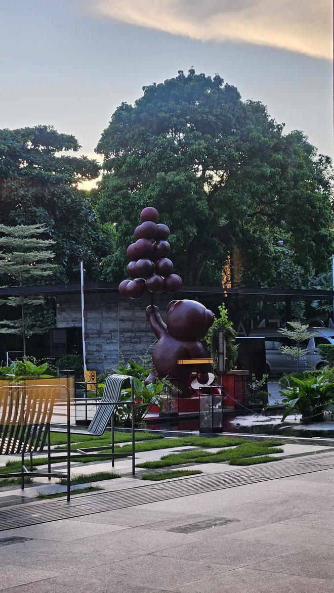 Tháng chi 6-7 triệu mua hoa, cuối tuần đánh xe ra ngoại thành thuê resort đổi chỗ ngủ: Bình tĩnh “enjoy” tuổi 30 - Ảnh 6.