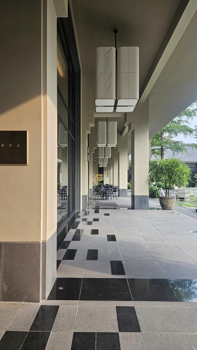 Tháng chi 6-7 triệu mua hoa, cuối tuần đánh xe ra ngoại thành thuê resort đổi chỗ ngủ: Bình tĩnh “enjoy” tuổi 30 - Ảnh 7.
