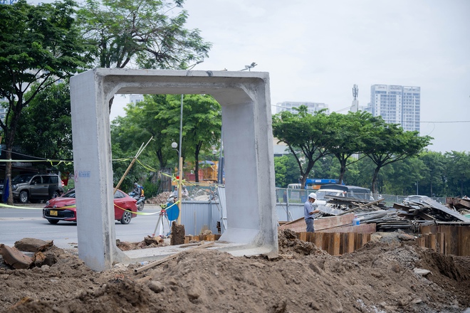 7 công trình chống ngập cho Hà Nội về đích sau 4 tháng "chưa từng có ": Những ngày mặt đường hơn 60°C, dưới cống còn khắc nghiệt hơn! - Ảnh 10.