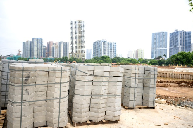 7 công trình chống ngập cho Hà Nội về đích sau 4 tháng "chưa từng có ": Những ngày mặt đường hơn 60°C, dưới cống còn khắc nghiệt hơn! - Ảnh 8.