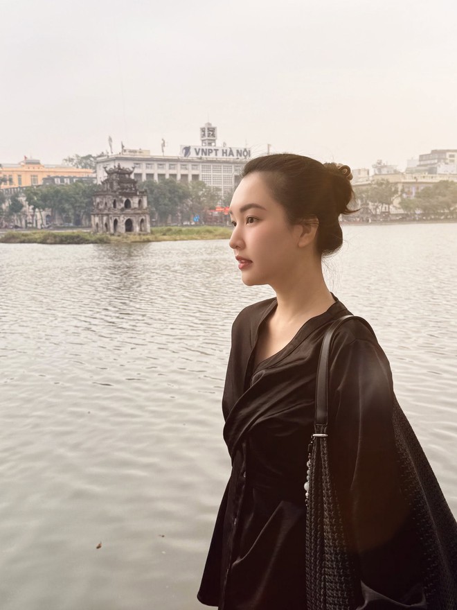 Mỹ nhân gốc Huế không đi casting vẫn được “tiến cử” cho vai Nam Phương Hoàng hậu: 10 năm trước từng thi hoa hậu, nay rút lui khỏi showbiz- Ảnh 10.