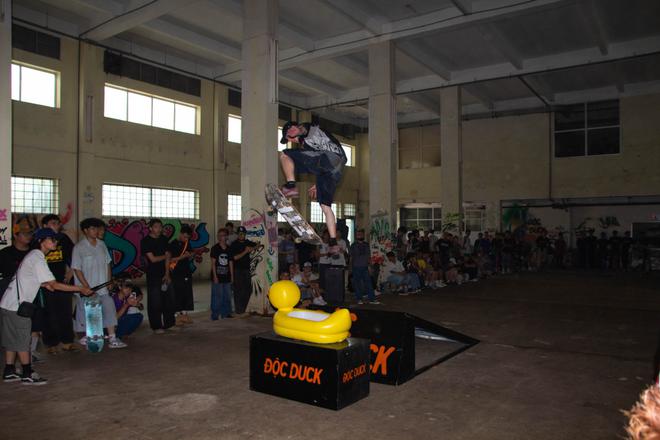 Hơn 1.500 người đổ về Độc Duck Contest 2, lần đầu tiên văn hóa đường phố Việt có 3 "tấm vé vàng" bước ra đấu trường thế giới - Ảnh 10.