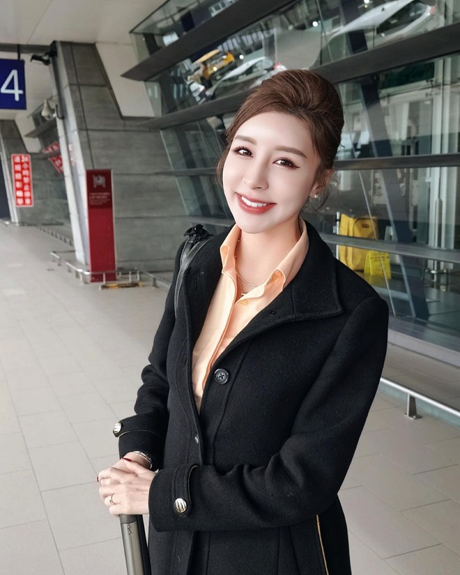 Tiếp vi&ecirc;n h&agrave;ng kh&ocirc;ng SN 1991 được gọi l&agrave; &ldquo;mỹ nh&acirc;n ngh&igrave;n năm c&oacute; một&rdquo;: Giờ ra sao sau 9 năm nổi tiếng? - Ảnh 2.