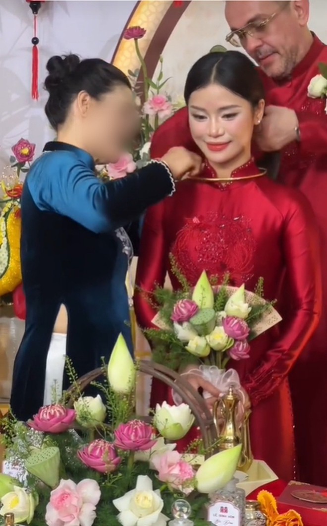 TikToker Blacki chia tay chồng T&acirc;y: Đ&aacute;m cưới 1 năm trước bị đ&agrave;o lại v&igrave; một chi tiết bất thường - Ảnh 4.